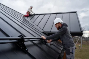 COMMERCIAL ROOF LEAKS WHAT PROPERTY MANAGERS SHOULD DO IN THE FIRST 24 HOURS